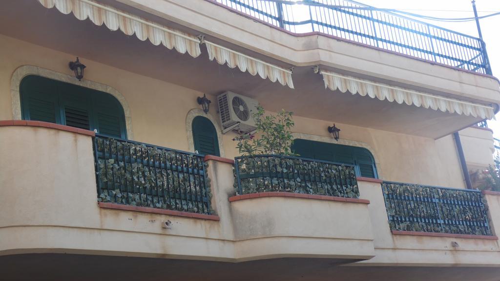شقة La Casa Di Marilena تاورمينا المظهر الخارجي الصورة