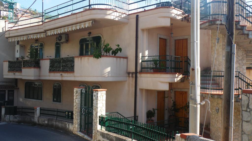شقة La Casa Di Marilena تاورمينا المظهر الخارجي الصورة